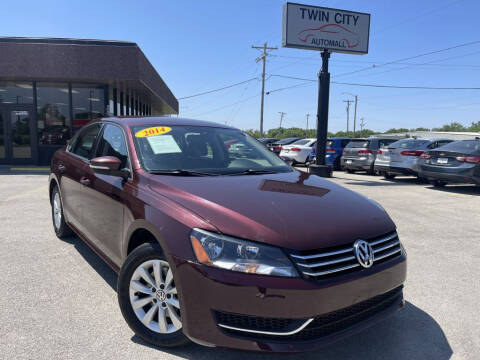 2014 Volkswagen Passat for sale at TWIN CITY AUTO MALL in Bloomington IL