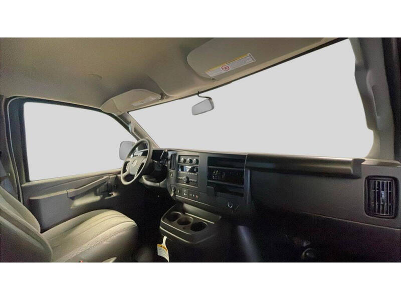 2025 GMC Savana 3500