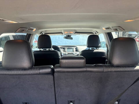 2017 Toyota Highlander LE
