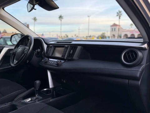 2016 Toyota RAV4 Hybrid XLE