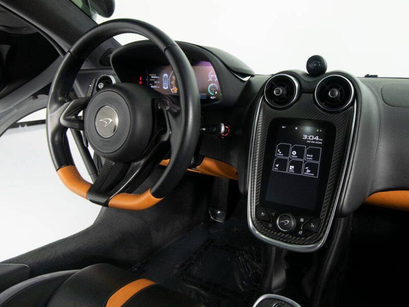 2017 McLaren 570GT