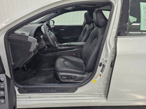 2022 Toyota Avalon Hybrid Limited