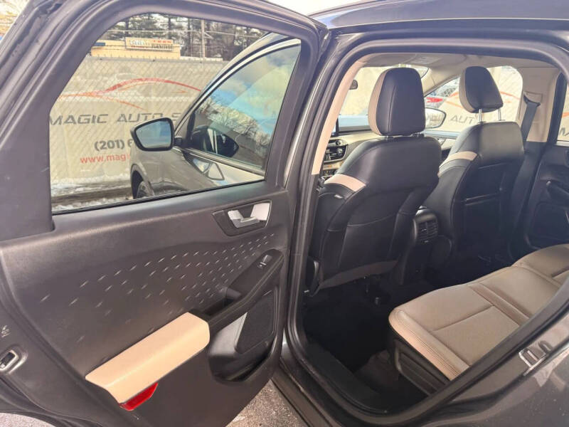 2020 Ford Escape SEL