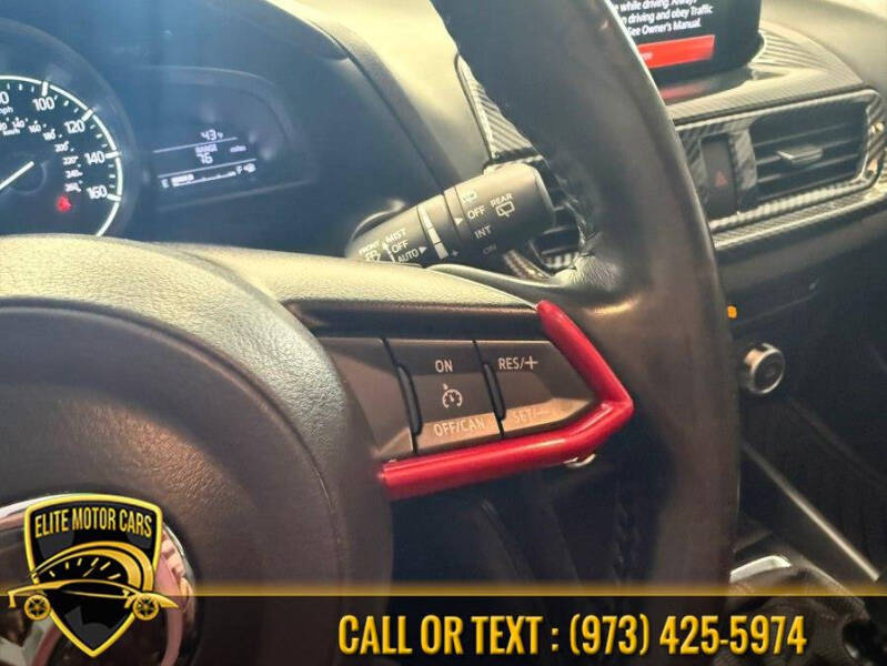 2018 Mazda MAZDA3 Touring