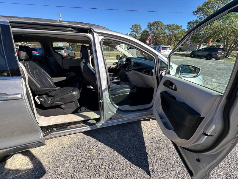 2017 Chrysler Pacifica Touring-L