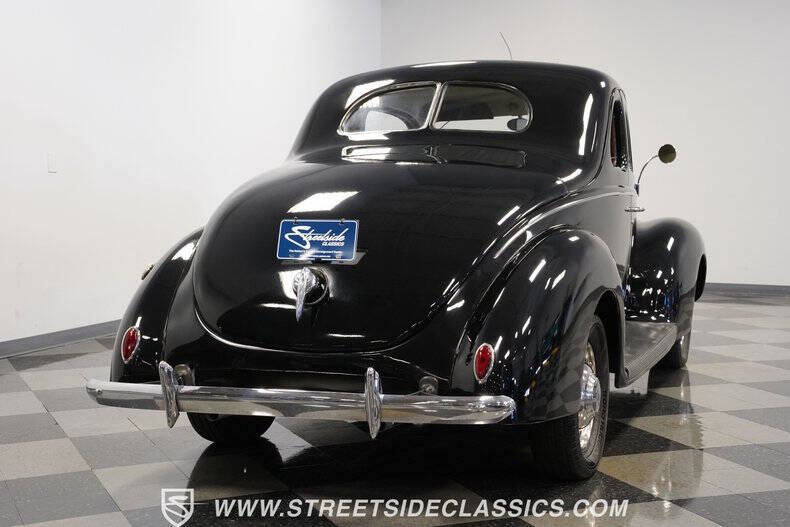 1939 Ford Deluxe