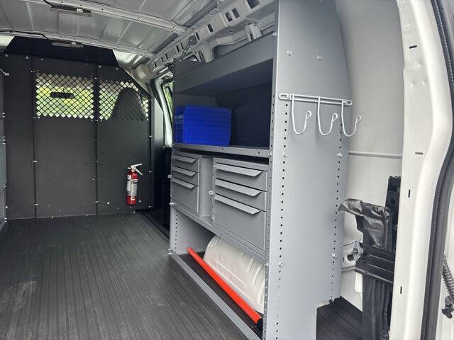 2025 Chevrolet Express 2500