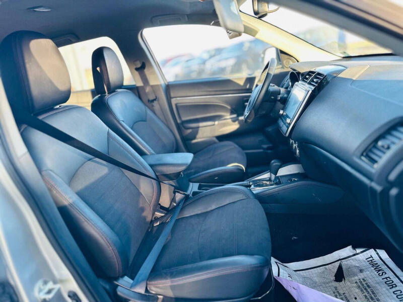 2023 Mitsubishi Outlander Sport ES