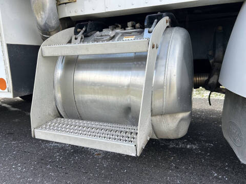 2006 Peterbilt 335 Mechanic's Truck