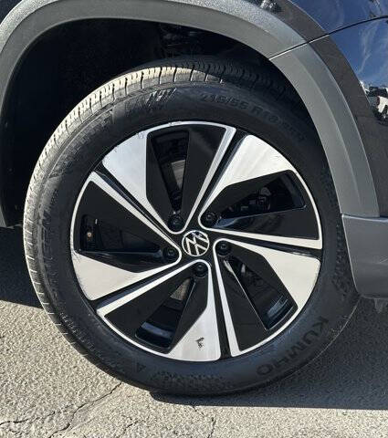 2024 Volkswagen Taos SE 4Motion