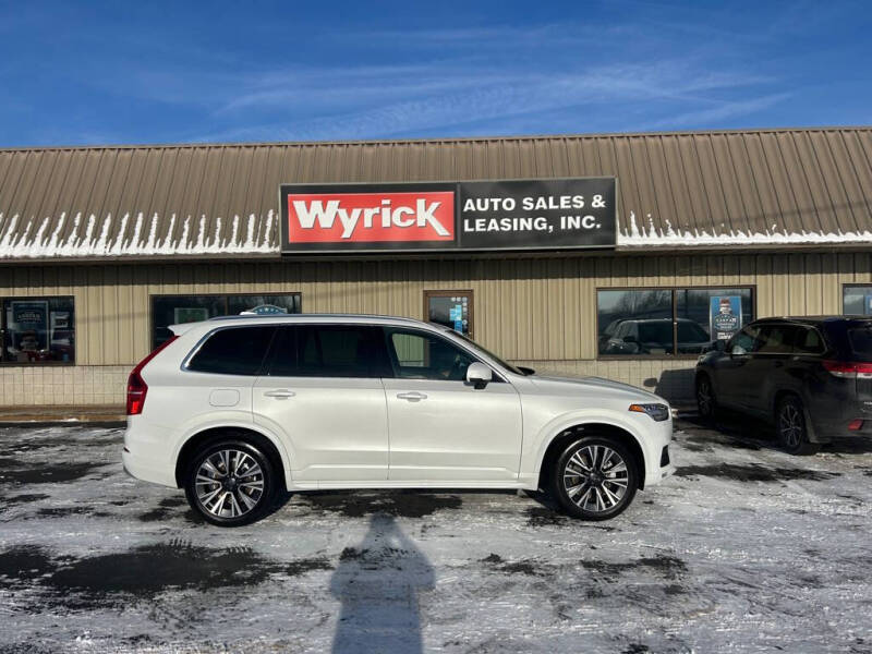 2022 Volvo XC90 T6 Momentum 7-Passenger