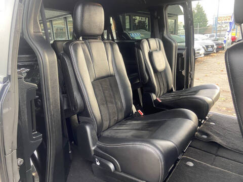 2016 Dodge Grand Caravan SXT Plus