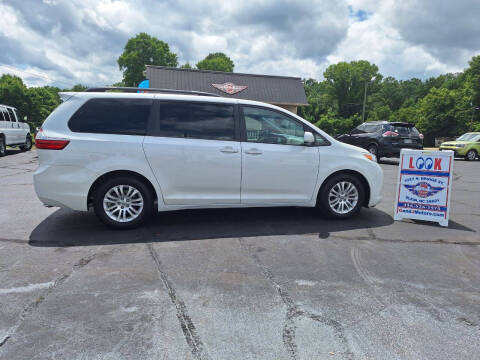 2015 Toyota Sienna for sale at G AND J MOTORS in Elkin NC