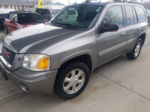 2005 GMC Envoy for sale at SpringField Select Autos in Springfield IL