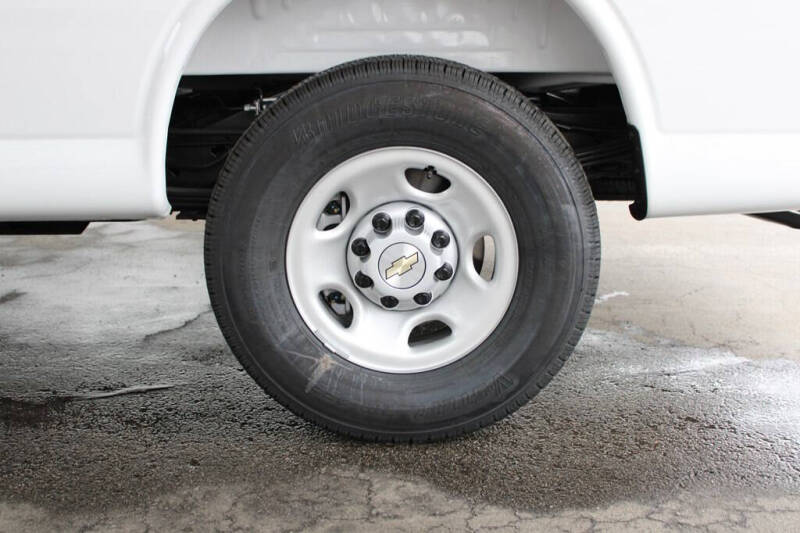 2025 Chevrolet Express 2500