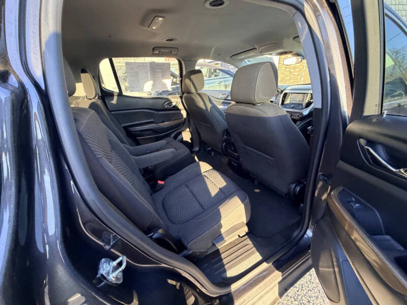 2017 GMC Acadia SLE-2