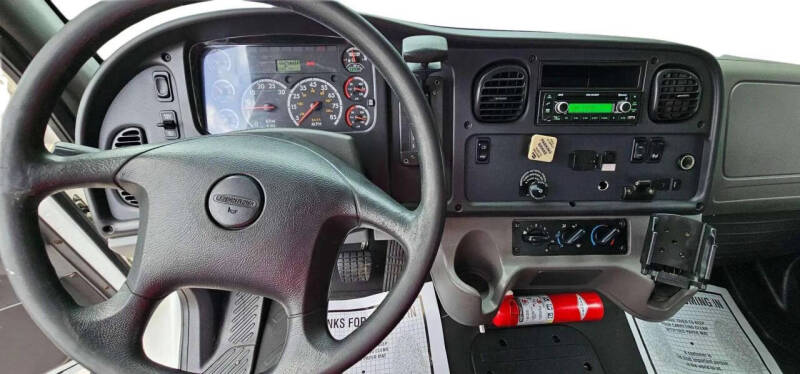 2015 Freightliner M2 106