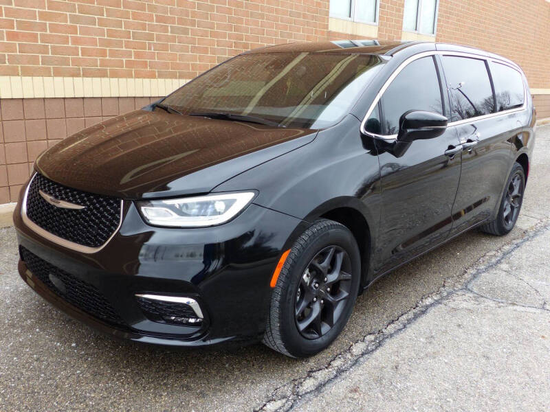 2025 Chrysler Pacifica Select