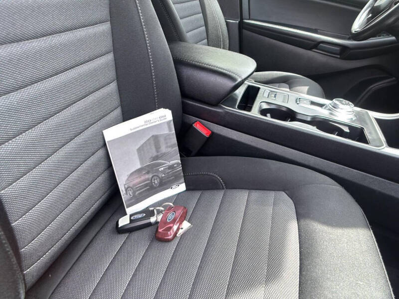 2023 Ford Edge SE