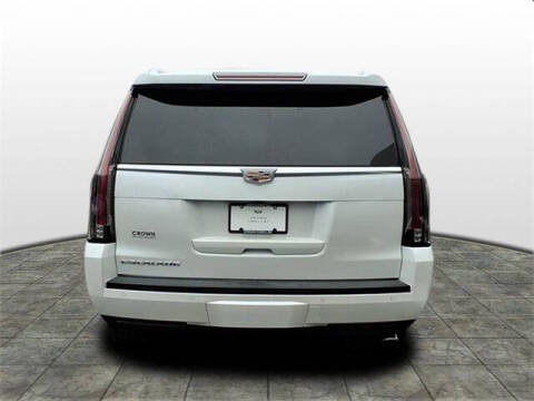 2016 Cadillac Escalade Luxury Collection