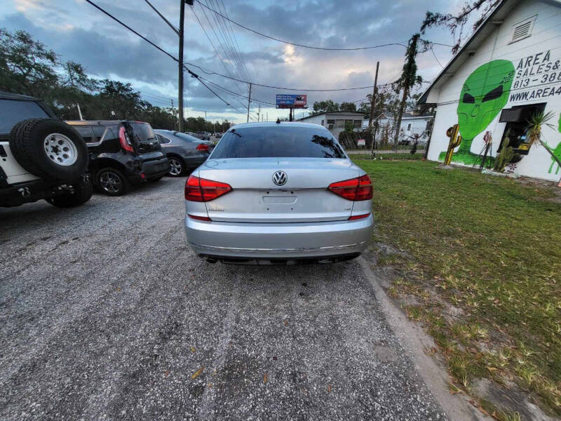 2016 Volkswagen Passat R-Line photo 4