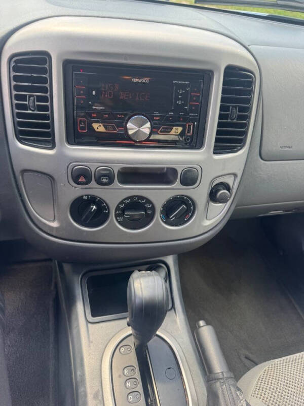 2005 Ford Escape XLT