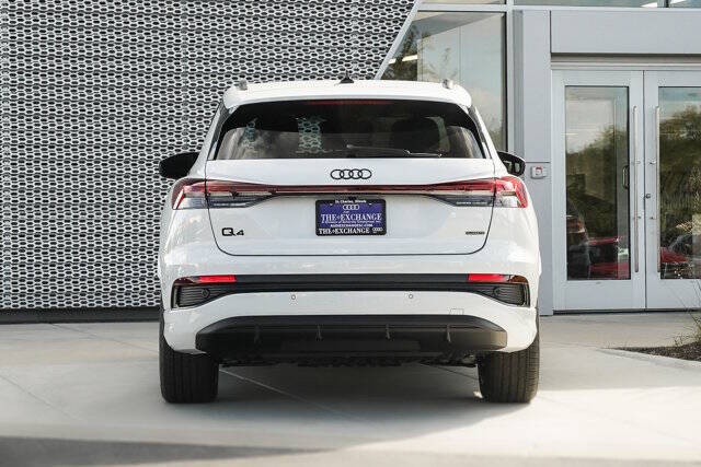 2024 Audi Q4 e-tron quattro Premium Plus 55