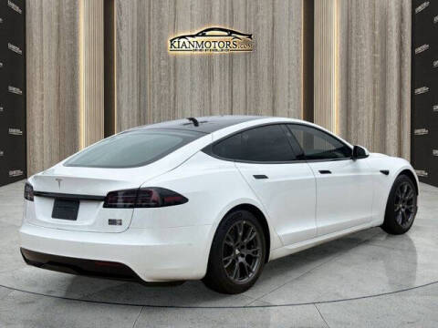 2022 Tesla Model S Plaid