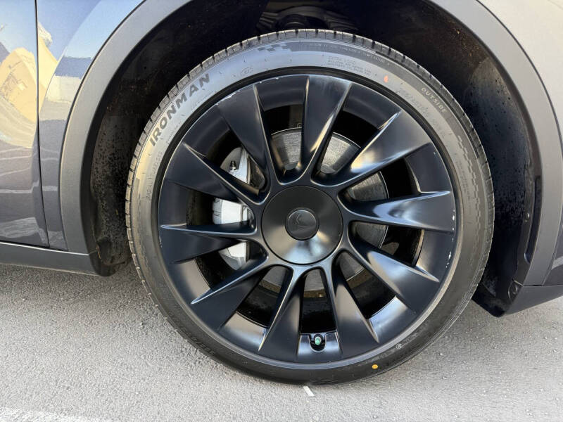 2024 Tesla Model Y Long Range