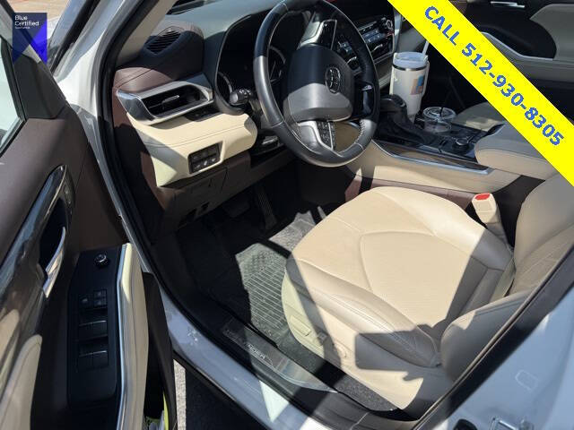 2022 Toyota Highlander Platinum