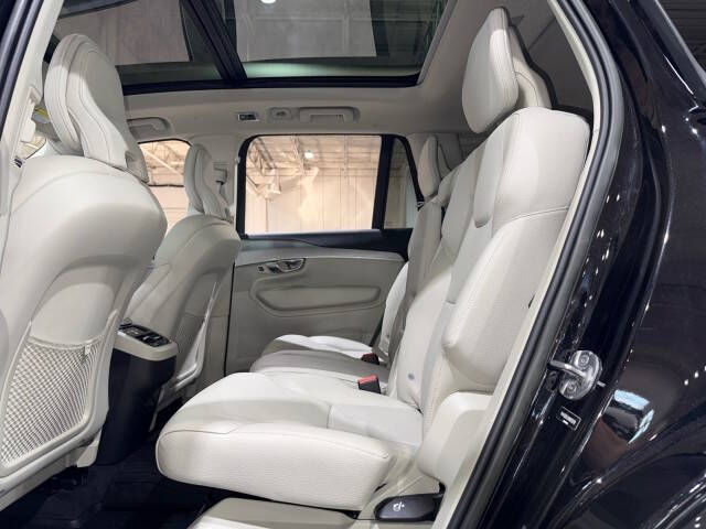 2022 Volvo XC90 T5 Momentum