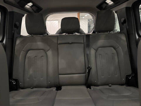 2021 Land Rover Defender 110 SE