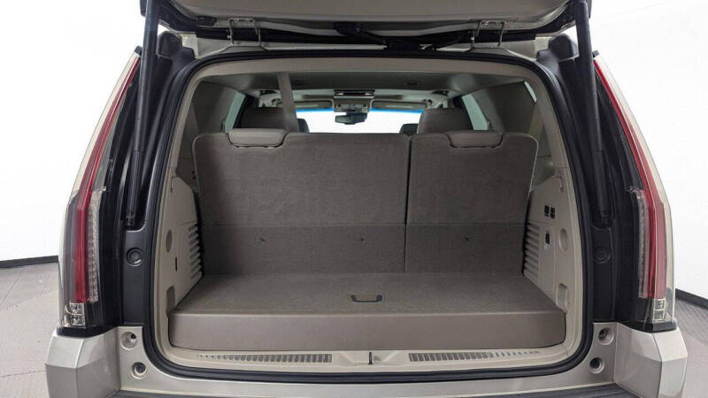 2016 Cadillac Escalade Luxury Collection