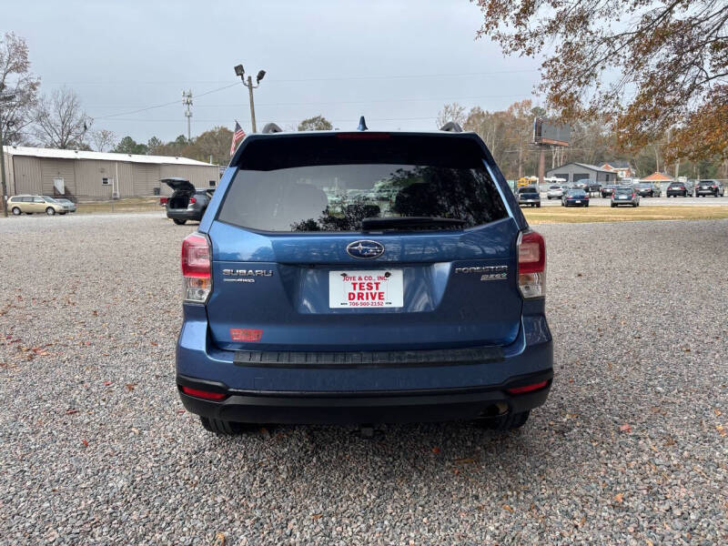 2017 Subaru Forester Premium photo 7