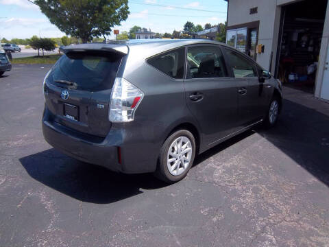 2012 Toyota Prius v Three