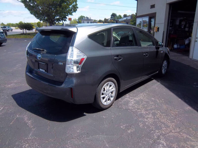 2012 Toyota Prius v Three
