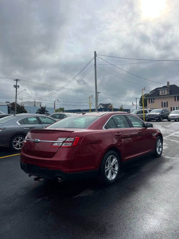2014 Ford Taurus SEL