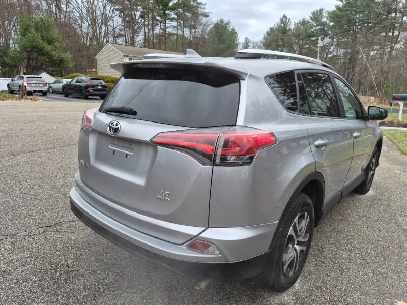 Image of 2016 Toyota RAV4 LE