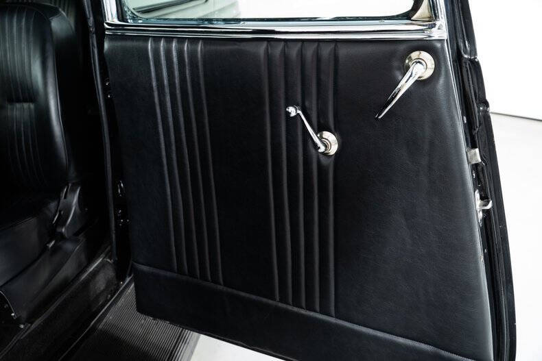 1933 Ford Super Deluxe