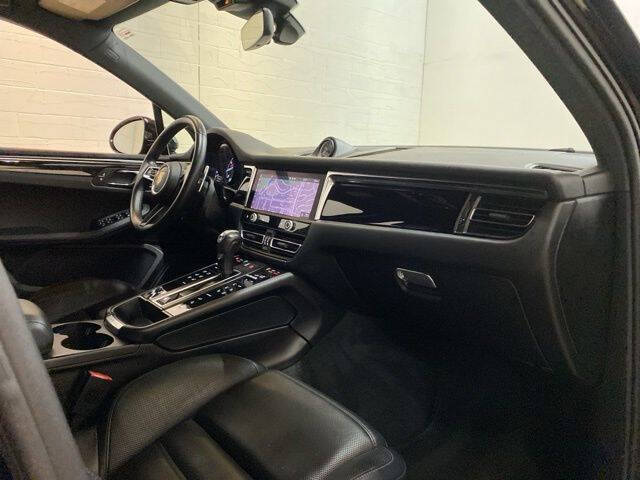 2023 Porsche Macan T