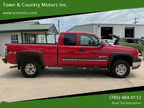 2004 Chevrolet Silverado 2500HD for sale at Town & Country Motors Inc. in Meriden KS