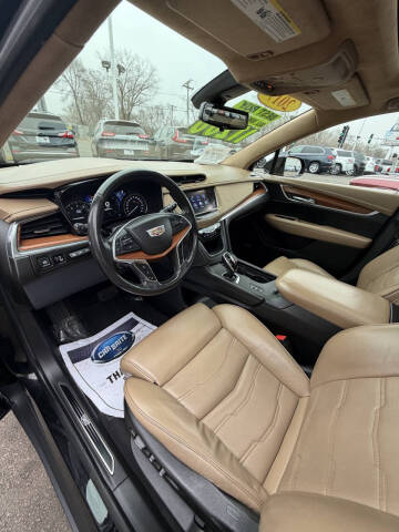 2017 Cadillac XT5 Platinum