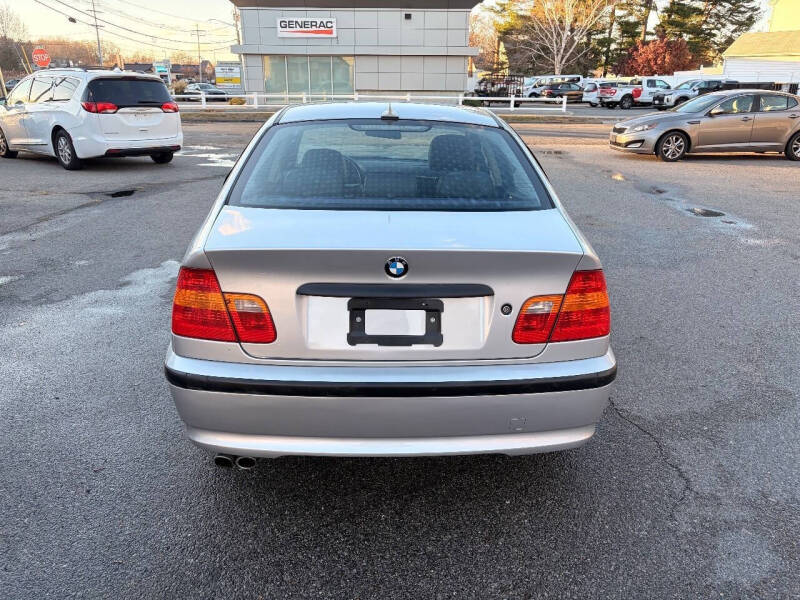 2004 BMW 3 Series 325xi
