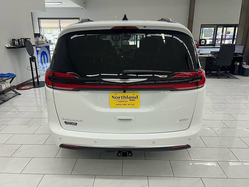 2026 Chrysler Pacifica Pinnacle