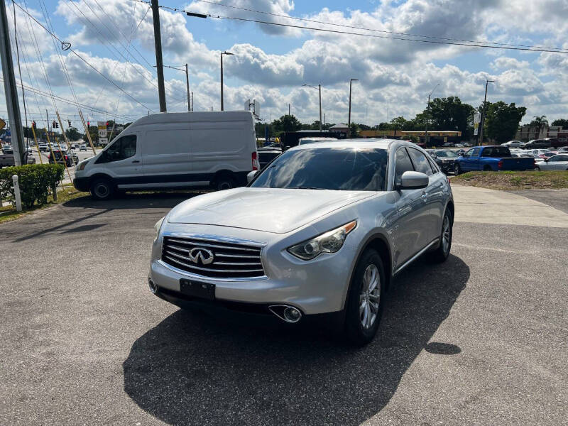 2016 INFINITI QX70 Base's photo