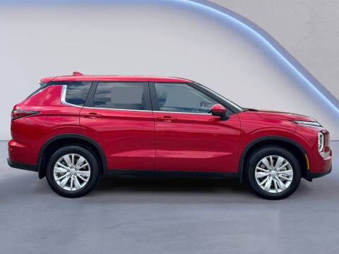 2025 Mitsubishi Outlander ES