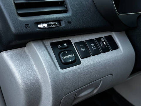 2012 Toyota Highlander SE