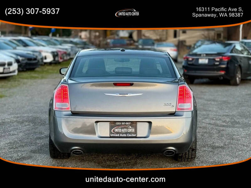 2012 Chrysler 300 S V6