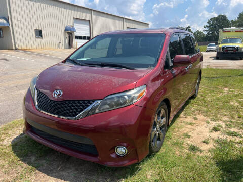 2016 Toyota Sienna SE 8-Passenger