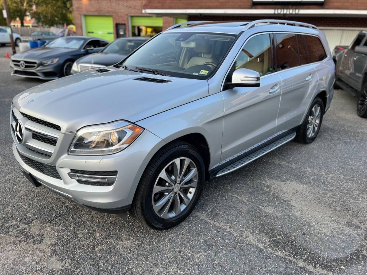 2013 Mercedes-Benz GL-Class for sale at CarZone & Auto Brokers in Newport News, VA